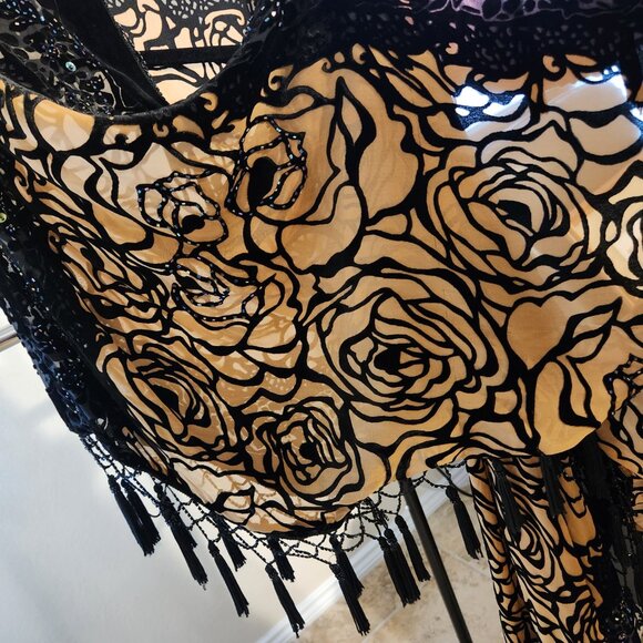 Black & Nude Color Evening Wrap - Picture 9 of 9